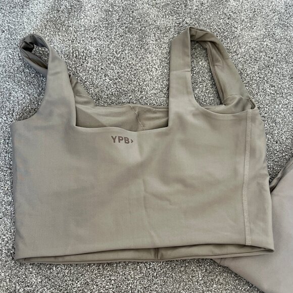 Abercrombie YPB Taupe Set - Picture 3 of 3